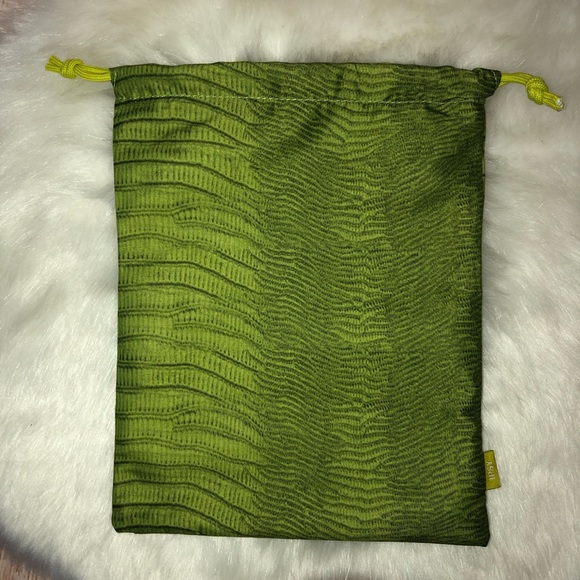 🌟 Free W/Cosmetic purchase or $4 - Picture 4 of 7